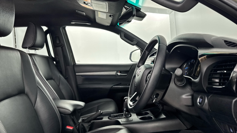 Toyota Hilux Diesel Invincible X D/Cab Pick Up 2.8 D-4D Auto